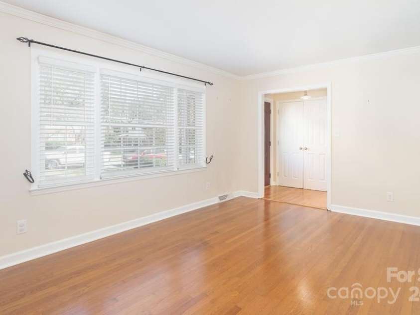 1315 Shady Bluff Drive, Charlotte, NC 28211.  MLS# CAR4204550, YatesRealty ID 7290. 