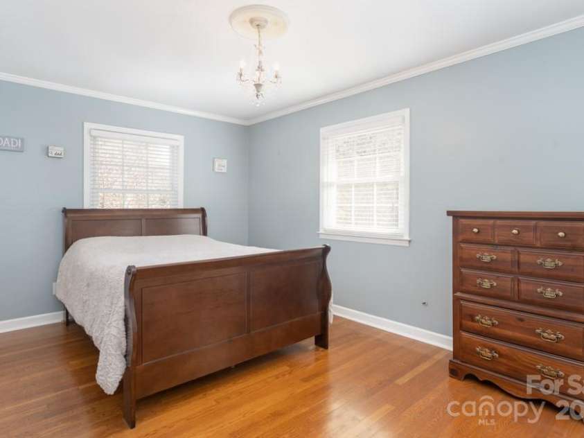 1315 Shady Bluff Drive, Charlotte, NC 28211.  MLS# CAR4204550, YatesRealty ID 7290. 