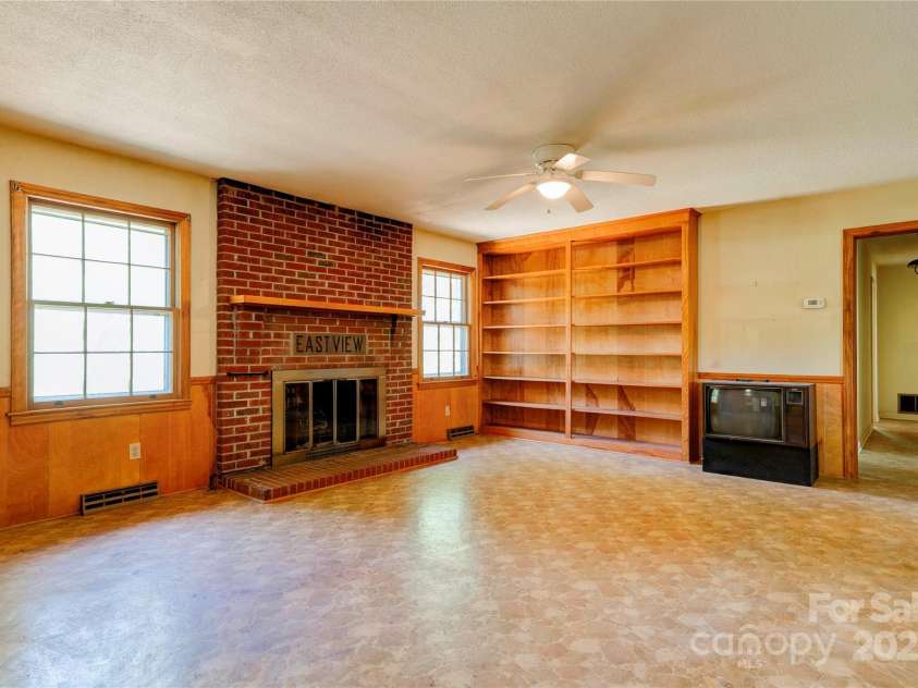 1330 College Avenue, Shelby, NC 28152.  MLS# CAR4227092, YatesRealty ID 7291. Family Room