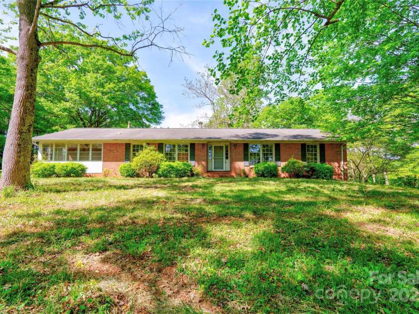 1330 College Avenue, Shelby, NC 28152.  MLS# CAR4227092, YatesRealty ID 7291. Front