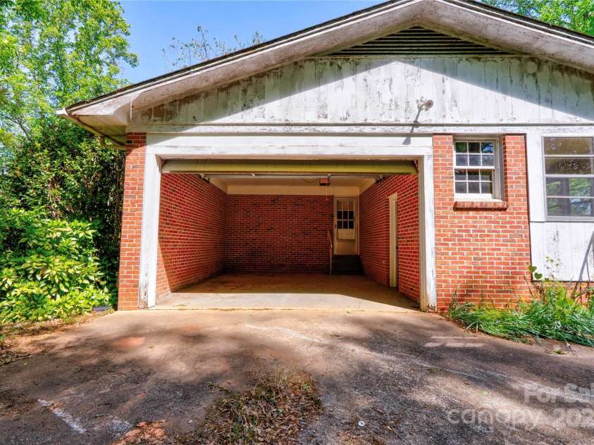 1330 College Avenue, Shelby, NC 28152.  MLS# CAR4227092, YatesRealty ID 7291. Left Side