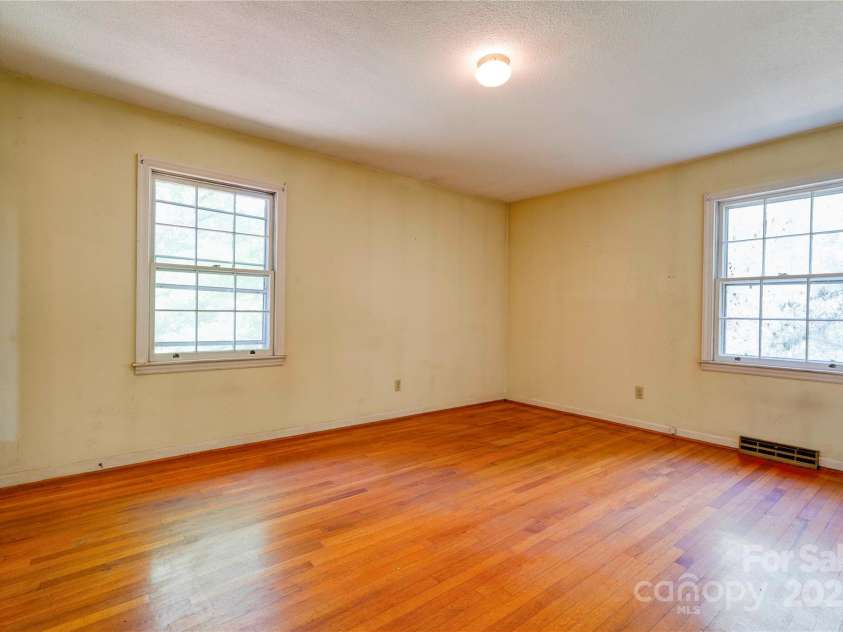1330 College Avenue, Shelby, NC 28152.  MLS# CAR4227092, YatesRealty ID 7291. Primary Bedroom