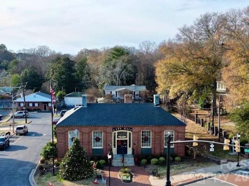 5149 Thomasville Drive, Belmont, NC 28012.  MLS# CAR4361428, YatesRealty ID 7291. City Hall