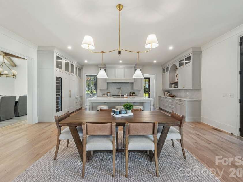 221 Canterbury Road, Charlotte, NC 28211.  MLS# CAR4358123, YatesRealty ID 7292. 