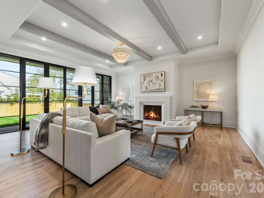 221 Canterbury Road, Charlotte, NC 28211.  MLS# CAR4358123, YatesRealty ID 7292. 