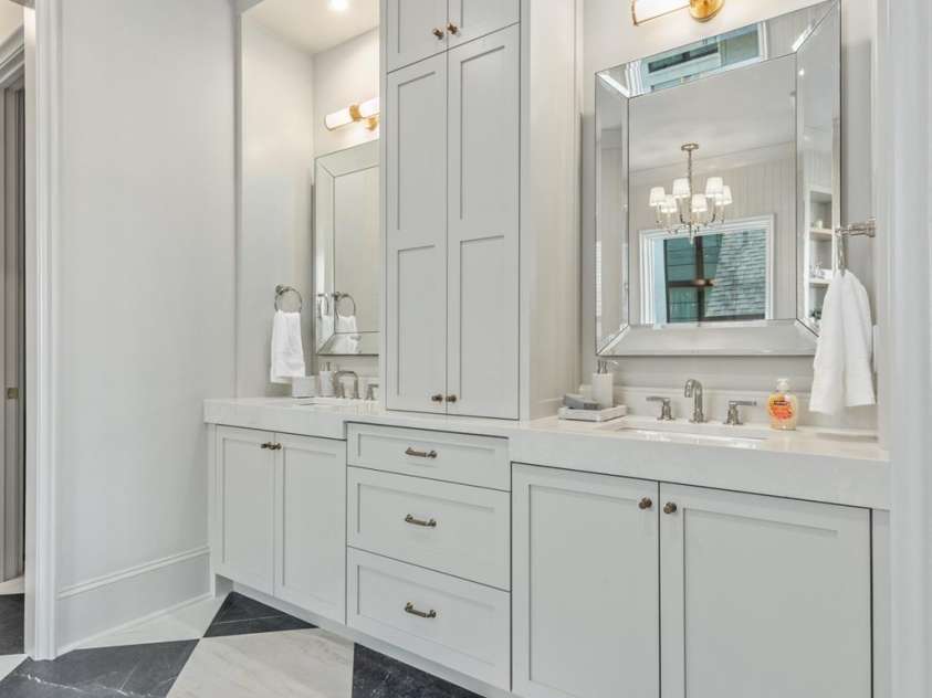 221 Canterbury Road, Charlotte, NC 28211.  MLS# CAR4358123, YatesRealty ID 7292. 