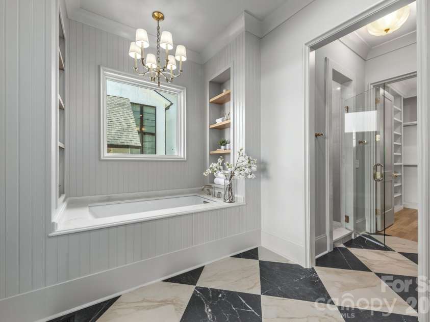 221 Canterbury Road, Charlotte, NC 28211.  MLS# CAR4358123, YatesRealty ID 7292. 