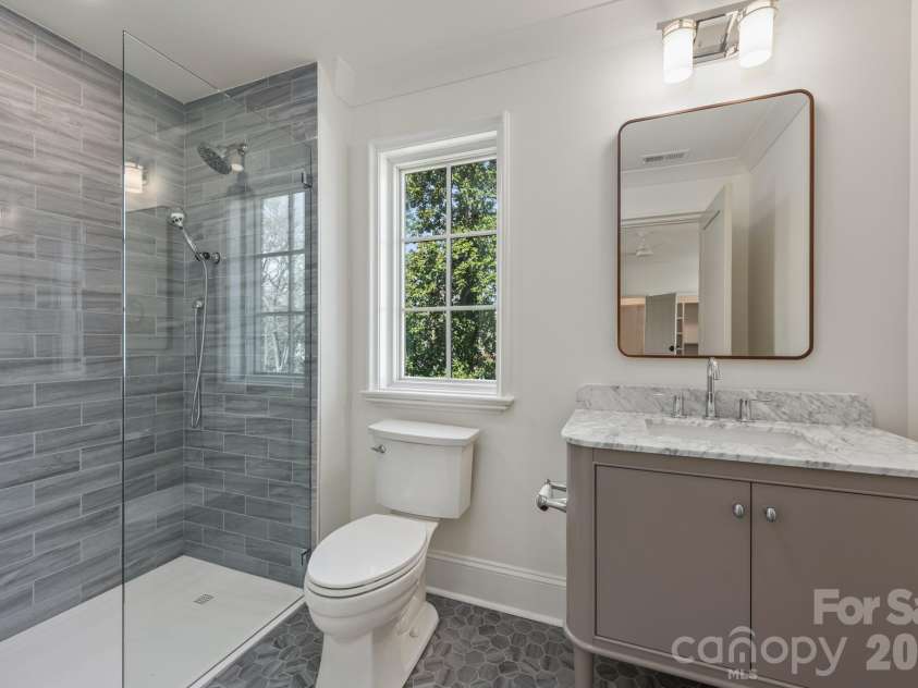 221 Canterbury Road, Charlotte, NC 28211.  MLS# CAR4358123, YatesRealty ID 7292. 
