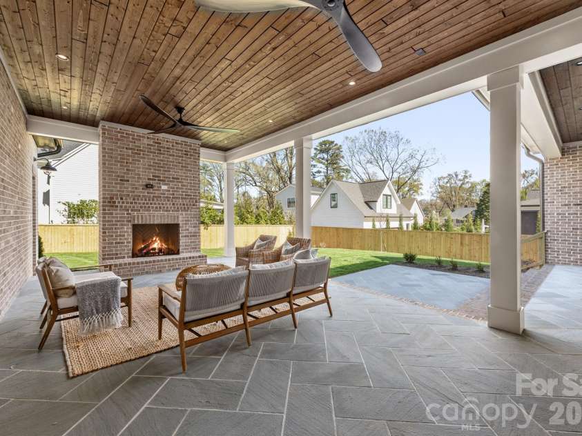 221 Canterbury Road, Charlotte, NC 28211.  MLS# CAR4358123, YatesRealty ID 7292. 