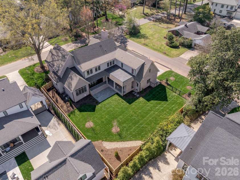 221 Canterbury Road, Charlotte, NC 28211.  MLS# CAR4358123, YatesRealty ID 7292. 
