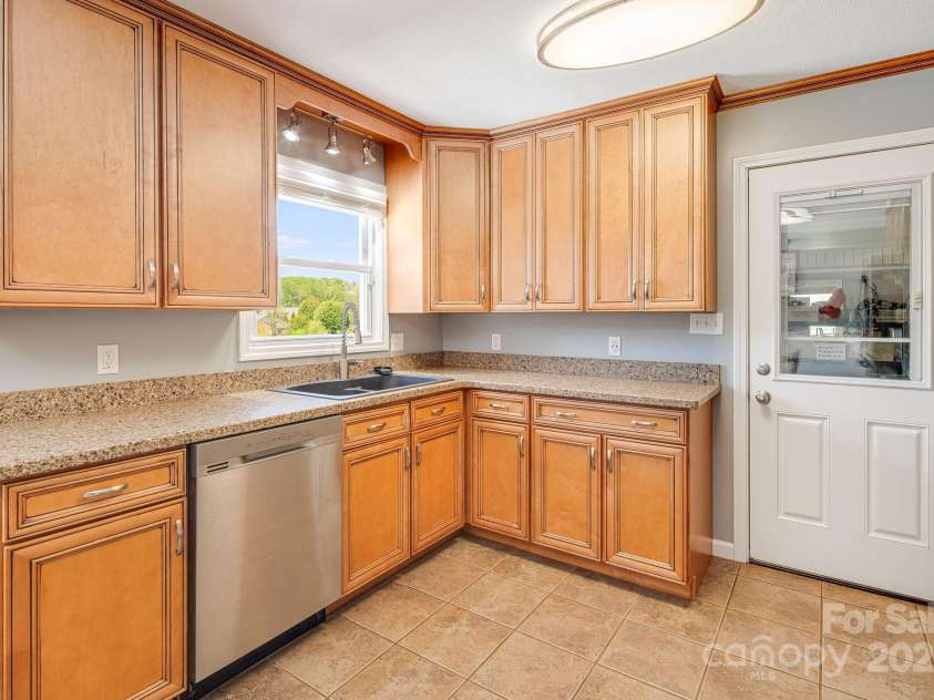 344 Shady Lane, Marion, NC 28752.  MLS# CAR4244222, YatesRealty ID 7292. 