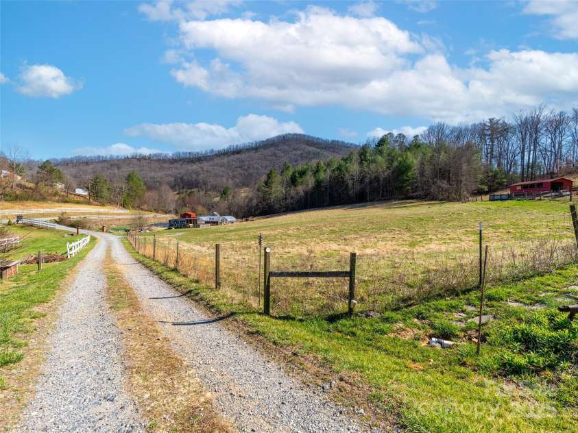 22 Frannys Farm Road, Leicester, NC 28748.  MLS# CAR4235199, YatesRealty ID 7293. 