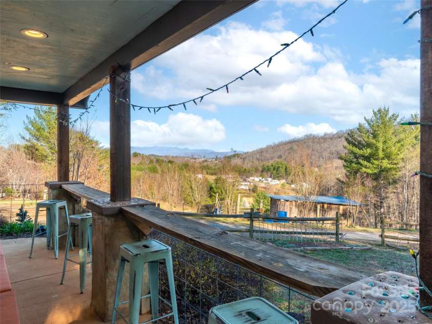 22 Frannys Farm Road, Leicester, NC 28748.  MLS# CAR4235199, YatesRealty ID 7293. 