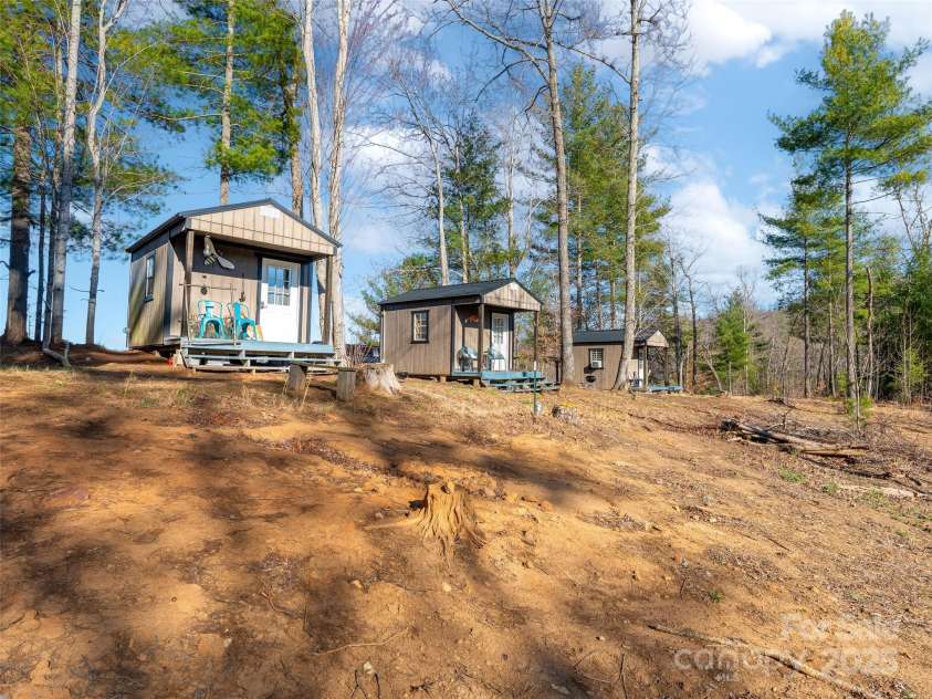 22 Frannys Farm Road, Leicester, NC 28748.  MLS# CAR4235199, YatesRealty ID 7293. 