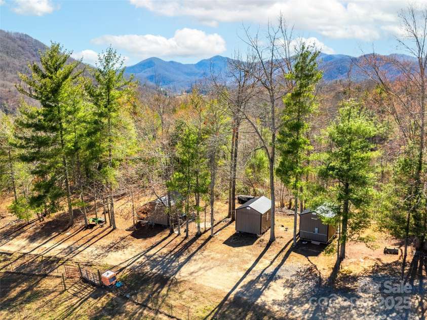 22 Frannys Farm Road, Leicester, NC 28748.  MLS# CAR4235199, YatesRealty ID 7293. 