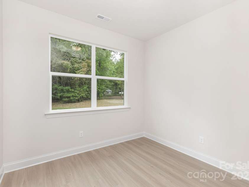 1706 30th Avenue Court, Hickory, NC 28601.  MLS# CAR4245034, YatesRealty ID 7294. 