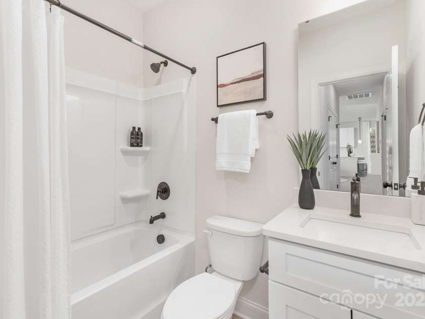 1706 30th Avenue Court, Hickory, NC 28601.  MLS# CAR4245034, YatesRealty ID 7294. 