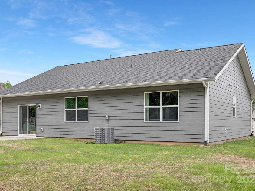 1706 30th Avenue Court, Hickory, NC 28601.  MLS# CAR4245034, YatesRealty ID 7294. 