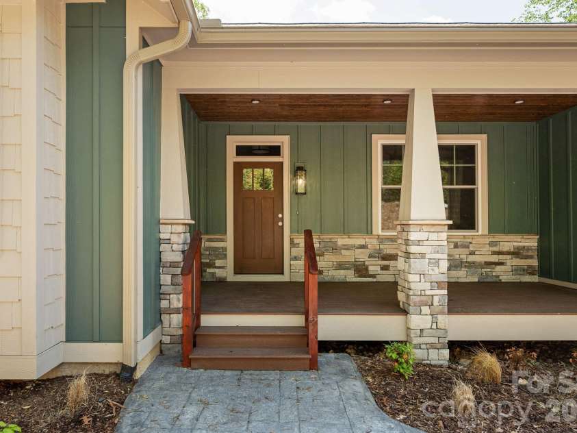 634 Hollybrook Drive, Flat Rock, NC 28731.  MLS# CAR4284666, YatesRealty ID 7294. 