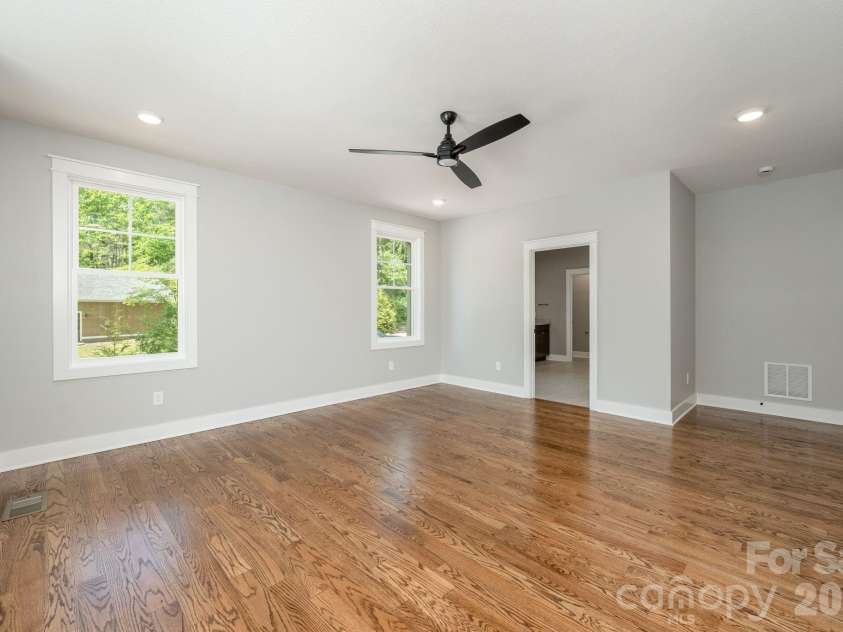 634 Hollybrook Drive, Flat Rock, NC 28731.  MLS# CAR4284666, YatesRealty ID 7294. 