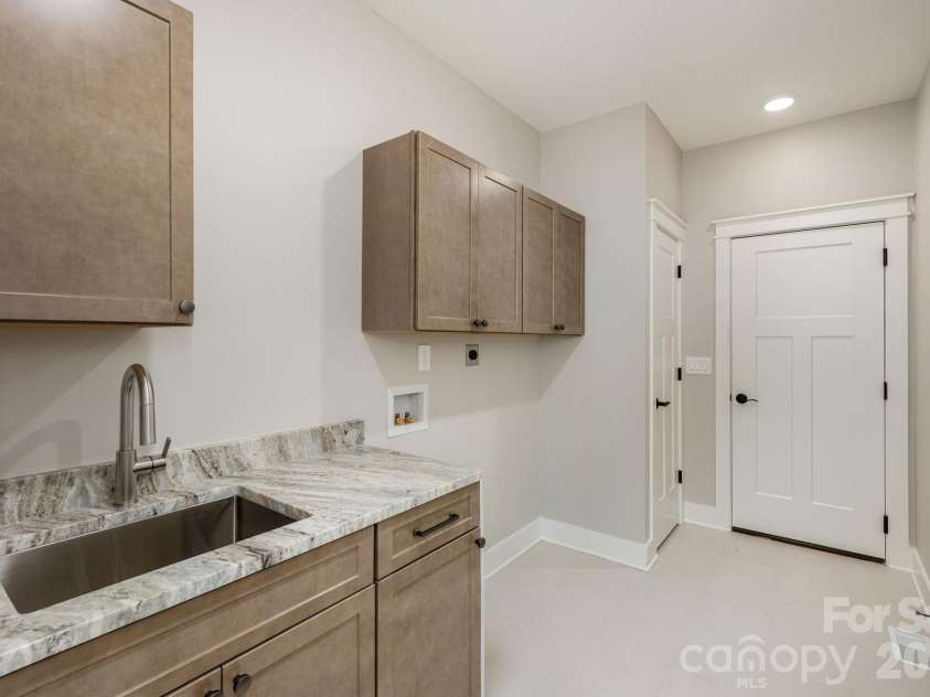 634 Hollybrook Drive, Flat Rock, NC 28731.  MLS# CAR4284666, YatesRealty ID 7294. 