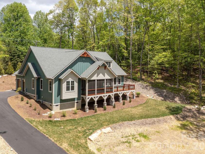 634 Hollybrook Drive, Flat Rock, NC 28731.  MLS# CAR4284666, YatesRealty ID 7294. 