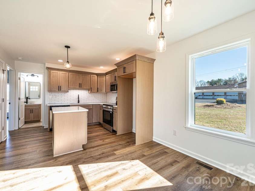 200 Center Street, Hildebran, NC 28637.  MLS# CAR4325510, YatesRealty ID 7296. 