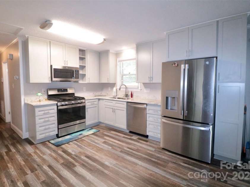 416 Witten Lane, Gastonia, NC 28052.  MLS# CAR4164793, YatesRealty ID 7296. 