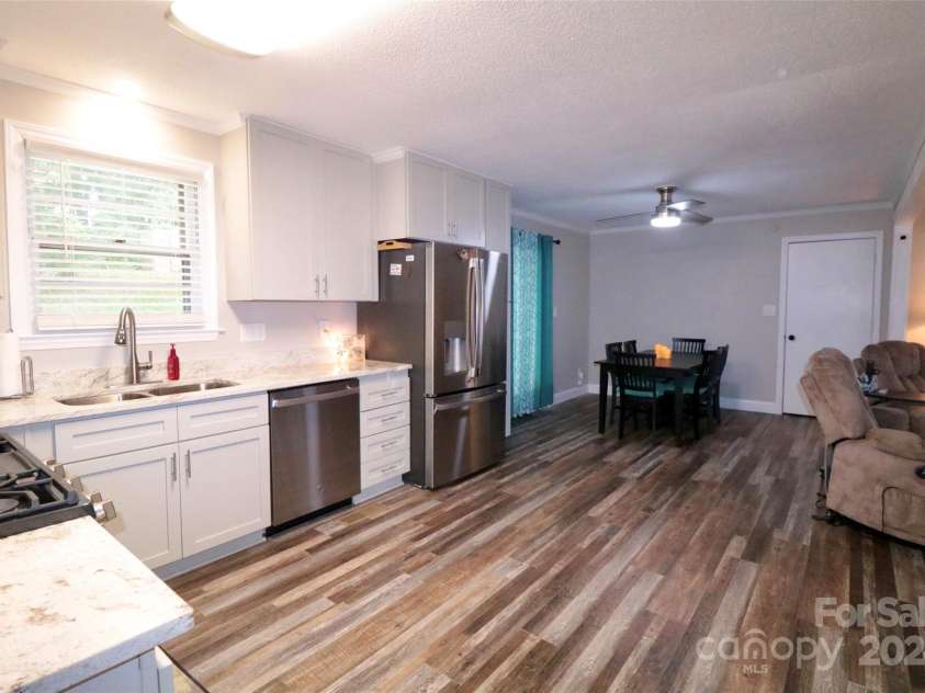 416 Witten Lane, Gastonia, NC 28052.  MLS# CAR4164793, YatesRealty ID 7296. 