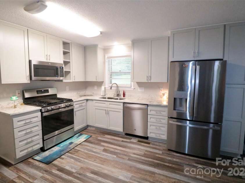 416 Witten Lane, Gastonia, NC 28052.  MLS# CAR4164793, YatesRealty ID 7296. 