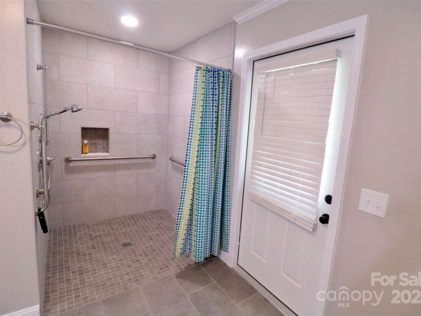 416 Witten Lane, Gastonia, NC 28052.  MLS# CAR4164793, YatesRealty ID 7296. 