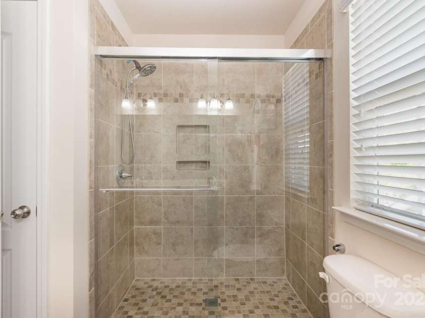 3912 Franklin Meadows Drive, Matthews, NC 28105.  MLS# CAR4247908, YatesRealty ID 7297. 