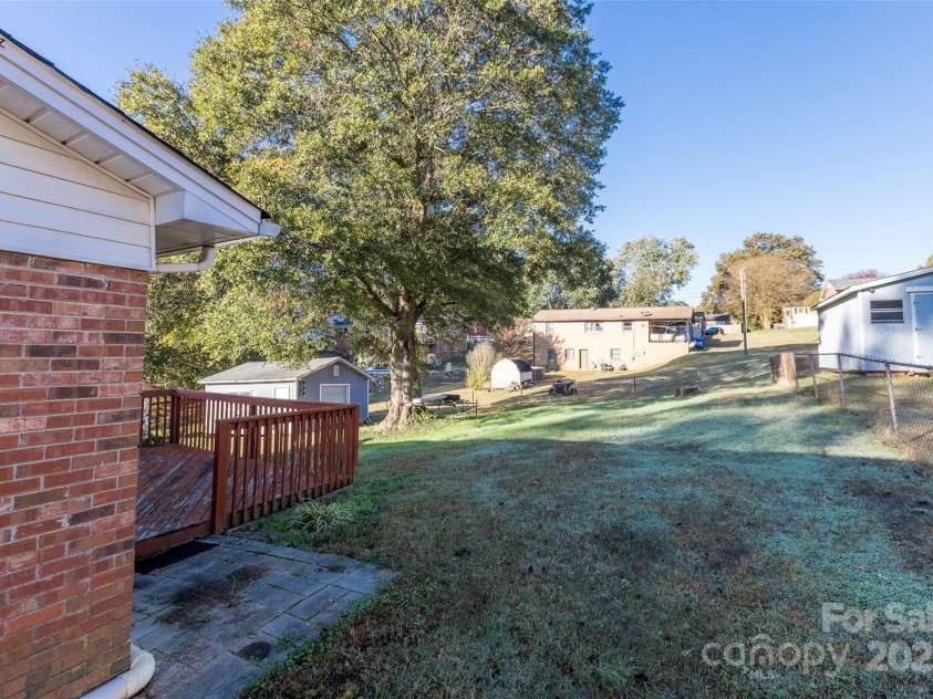 2629 Paula Drive, Gastonia, NC 28054.  MLS# CAR4238995, YatesRealty ID 7299. 