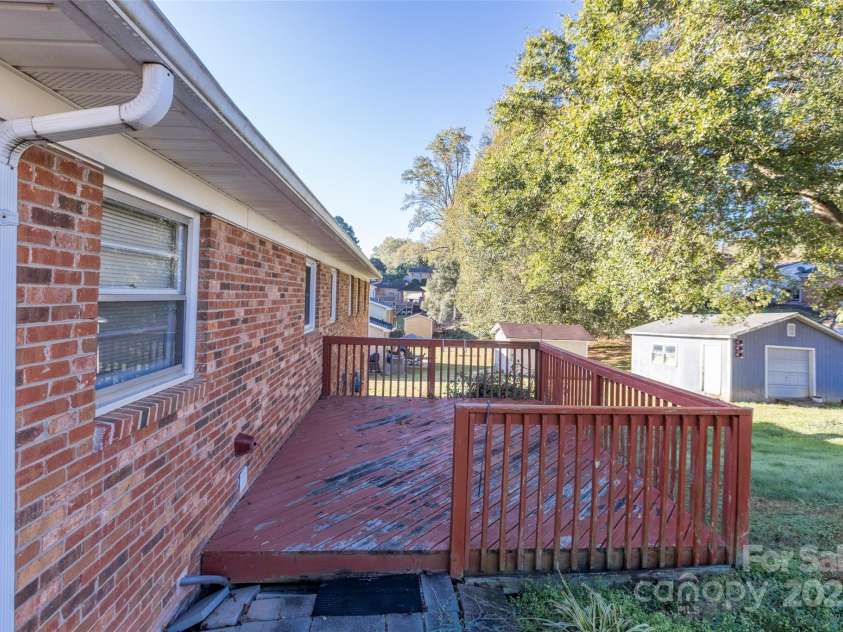 2629 Paula Drive, Gastonia, NC 28054.  MLS# CAR4238995, YatesRealty ID 7299. 