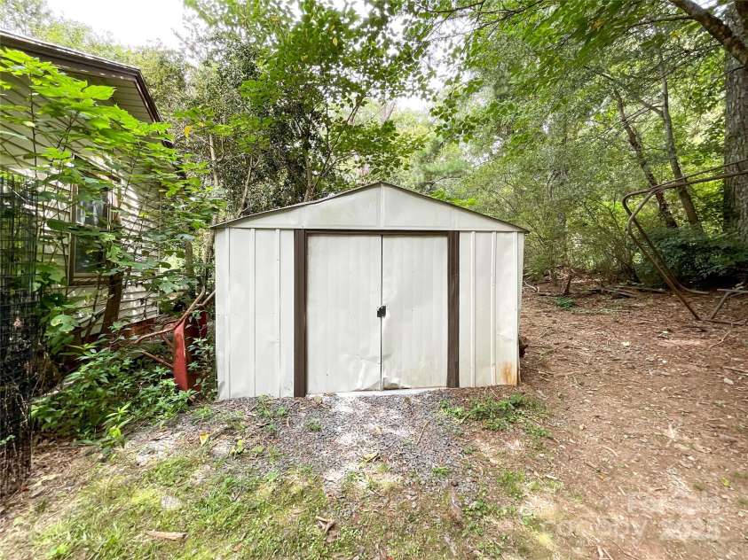 17837 Porter Hill Road, Norwood, NC 28128.  MLS# CAR4294691, YatesRealty ID 73. 