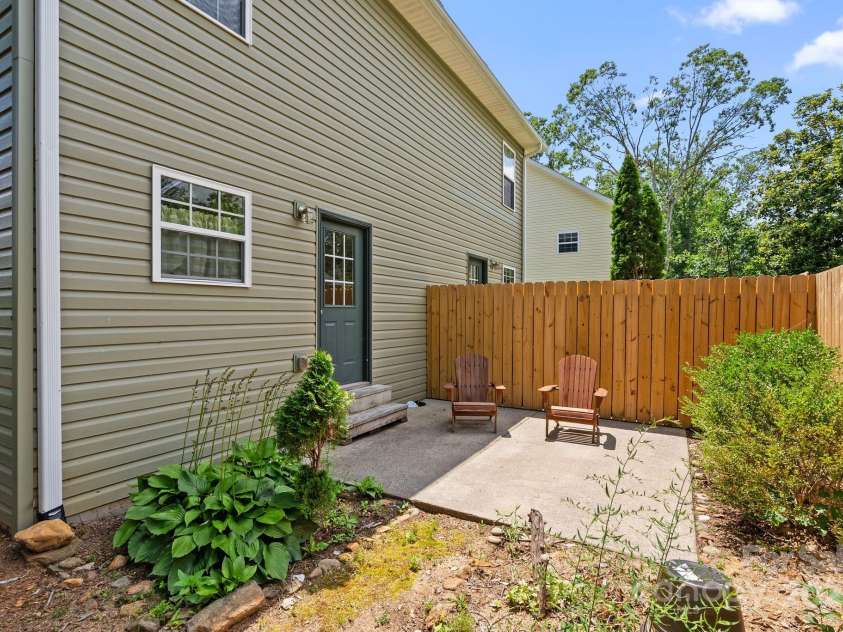 212 & 214 Portmanvilla Road, Black Mountain, NC 28711.  MLS# CAR4278450, YatesRealty ID 73. 