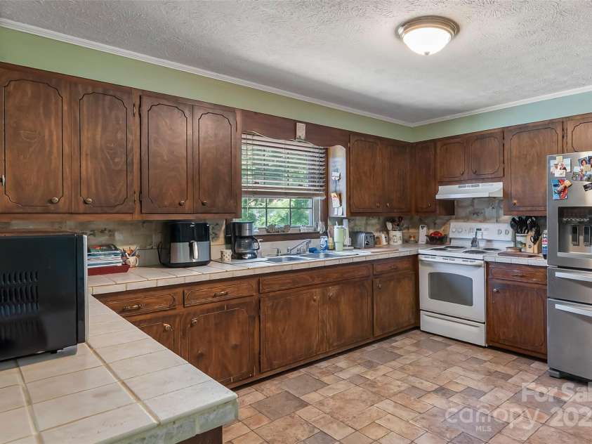 3802 Laurel Heights Drive, Morganton, NC 28655.  MLS# CAR4280702, YatesRealty ID 730. 