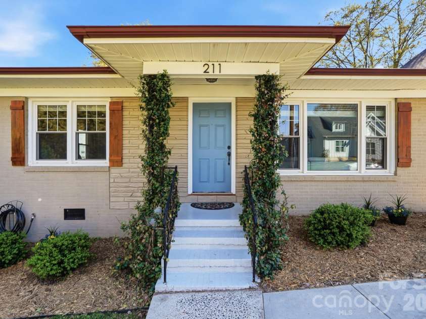 211 Cedar Street, Belmont, NC 28012.  MLS# CAR4362077, YatesRealty ID 7300. 