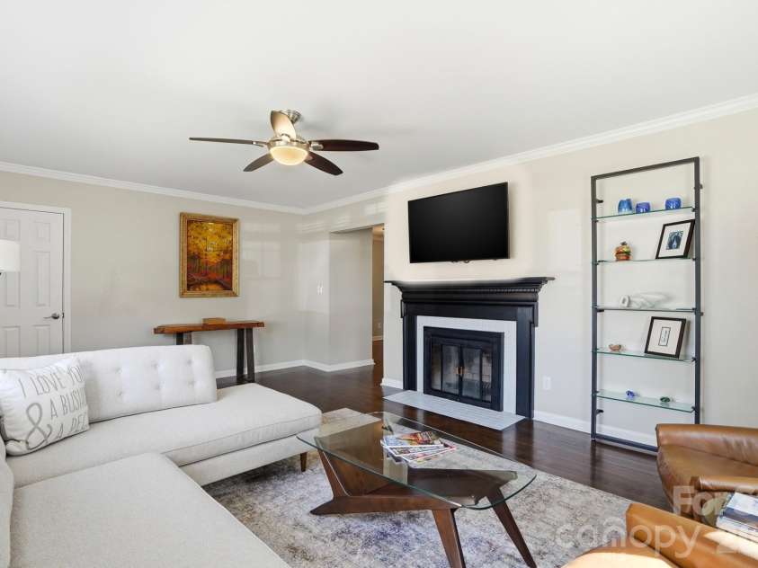 211 Cedar Street, Belmont, NC 28012.  MLS# CAR4362077, YatesRealty ID 7300. 