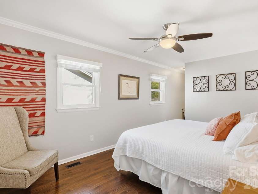 211 Cedar Street, Belmont, NC 28012.  MLS# CAR4362077, YatesRealty ID 7300. 