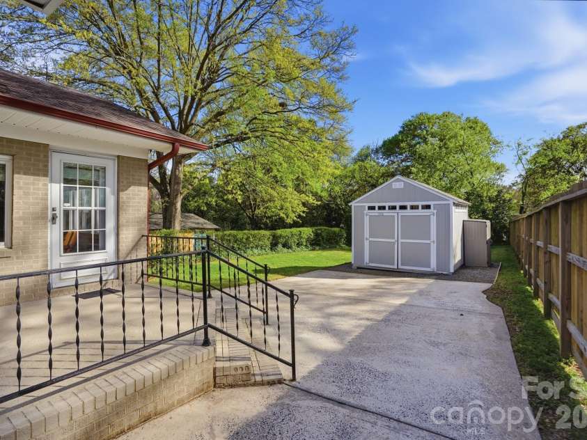 211 Cedar Street, Belmont, NC 28012.  MLS# CAR4362077, YatesRealty ID 7300. 