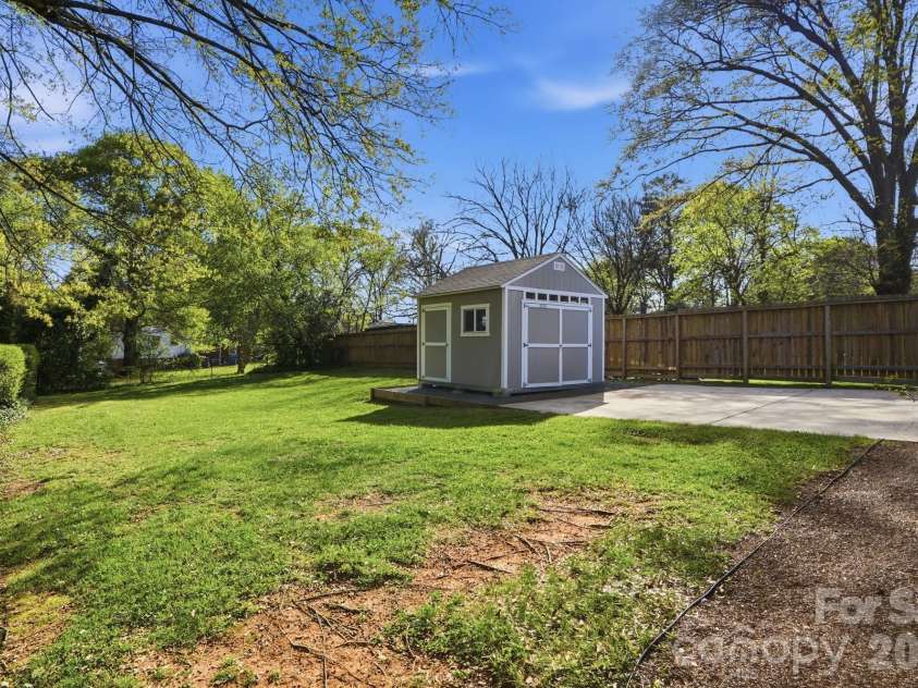 211 Cedar Street, Belmont, NC 28012.  MLS# CAR4362077, YatesRealty ID 7300. 