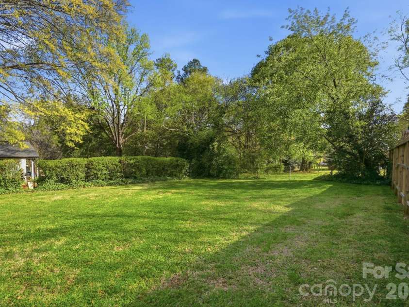 211 Cedar Street, Belmont, NC 28012.  MLS# CAR4362077, YatesRealty ID 7300. 