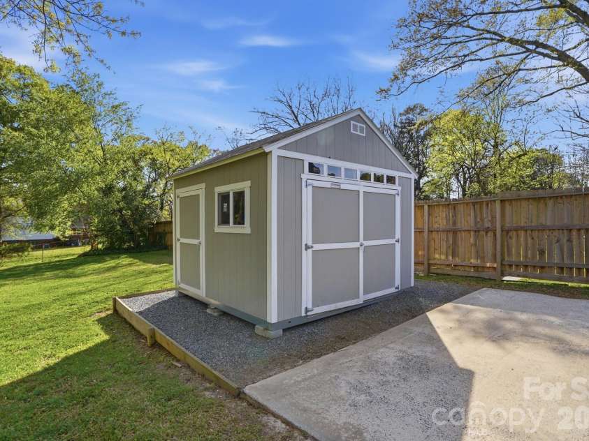 211 Cedar Street, Belmont, NC 28012.  MLS# CAR4362077, YatesRealty ID 7300. 