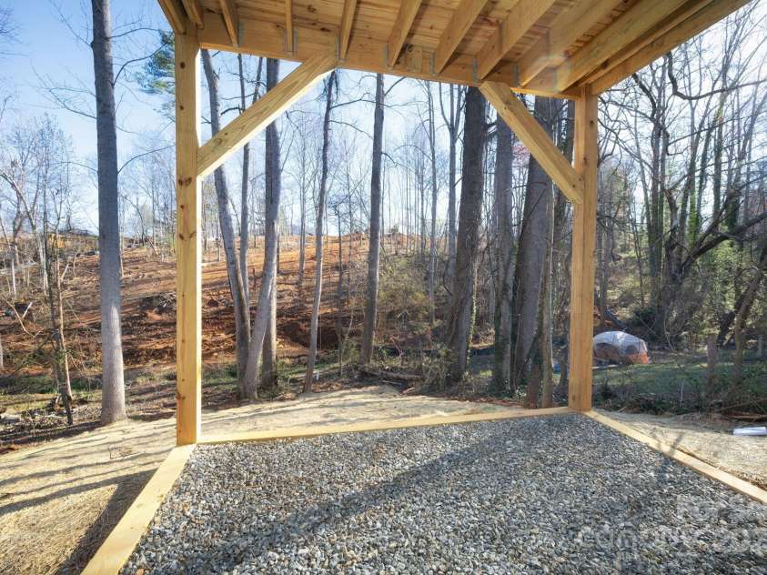 33 Parkwood Avenue, Asheville, NC 28804.  MLS# CAR4237096, YatesRealty ID 7300. Covered Lower-Level Patio