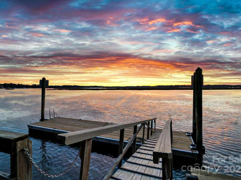131 Pritchard Street, Bluffton, SC 29910.  MLS# CAR4214365, YatesRealty ID 7303. 10' x 40' floating dockWater at top of pier and on the dock