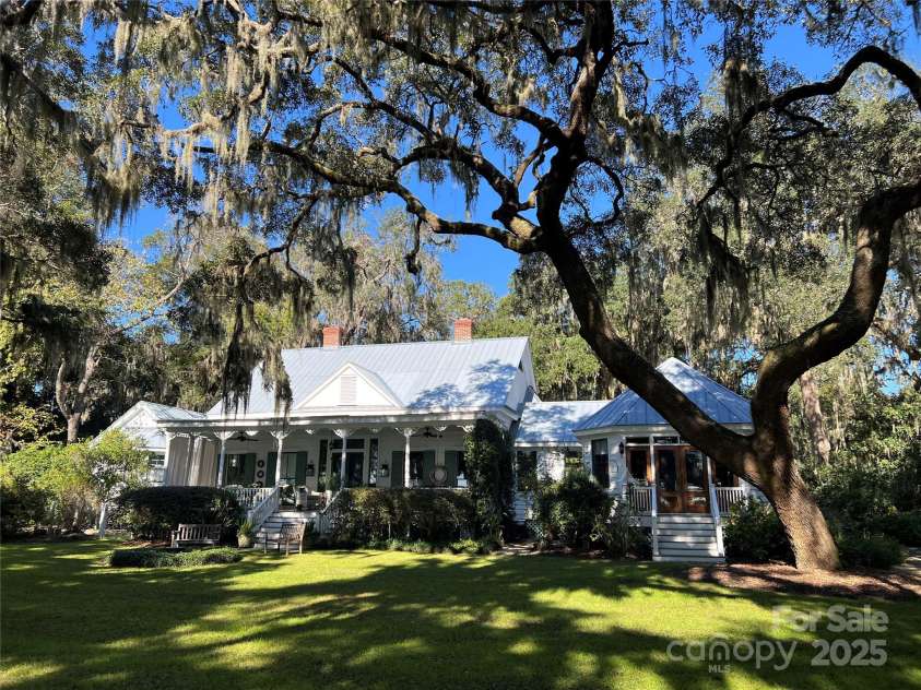 131 Pritchard Street, Bluffton, SC 29910.  MLS# CAR4214365, YatesRealty ID 7303. The Pritchard House ca. 1890. Renovated in the 90's and updates over the years