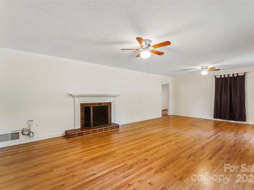 5325 US 70 Highway, Marion, NC 28752.  MLS# CAR4305207, YatesRealty ID 7303. 