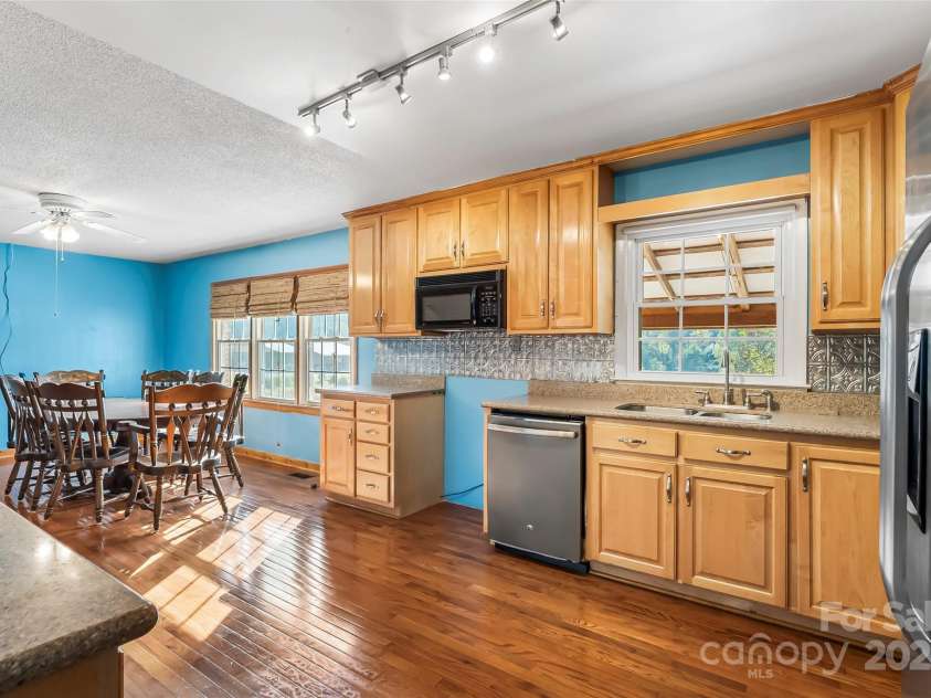 5325 US 70 Highway, Marion, NC 28752.  MLS# CAR4305207, YatesRealty ID 7303. 