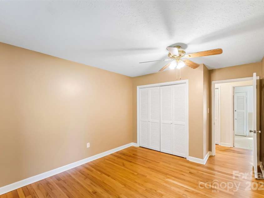 5325 US 70 Highway, Marion, NC 28752.  MLS# CAR4305207, YatesRealty ID 7303. 